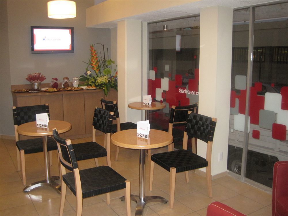 Hotel Mateos 1215 León Eksteriør bilde